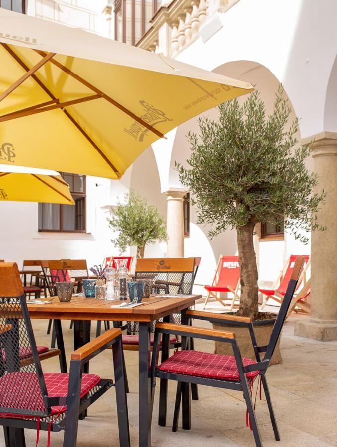 Zámek Třešť Hotel Exterior foto