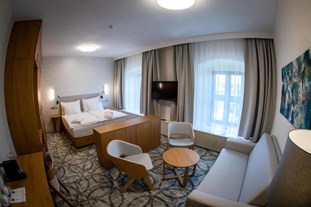 Zámek Třešť Hotel Exterior foto