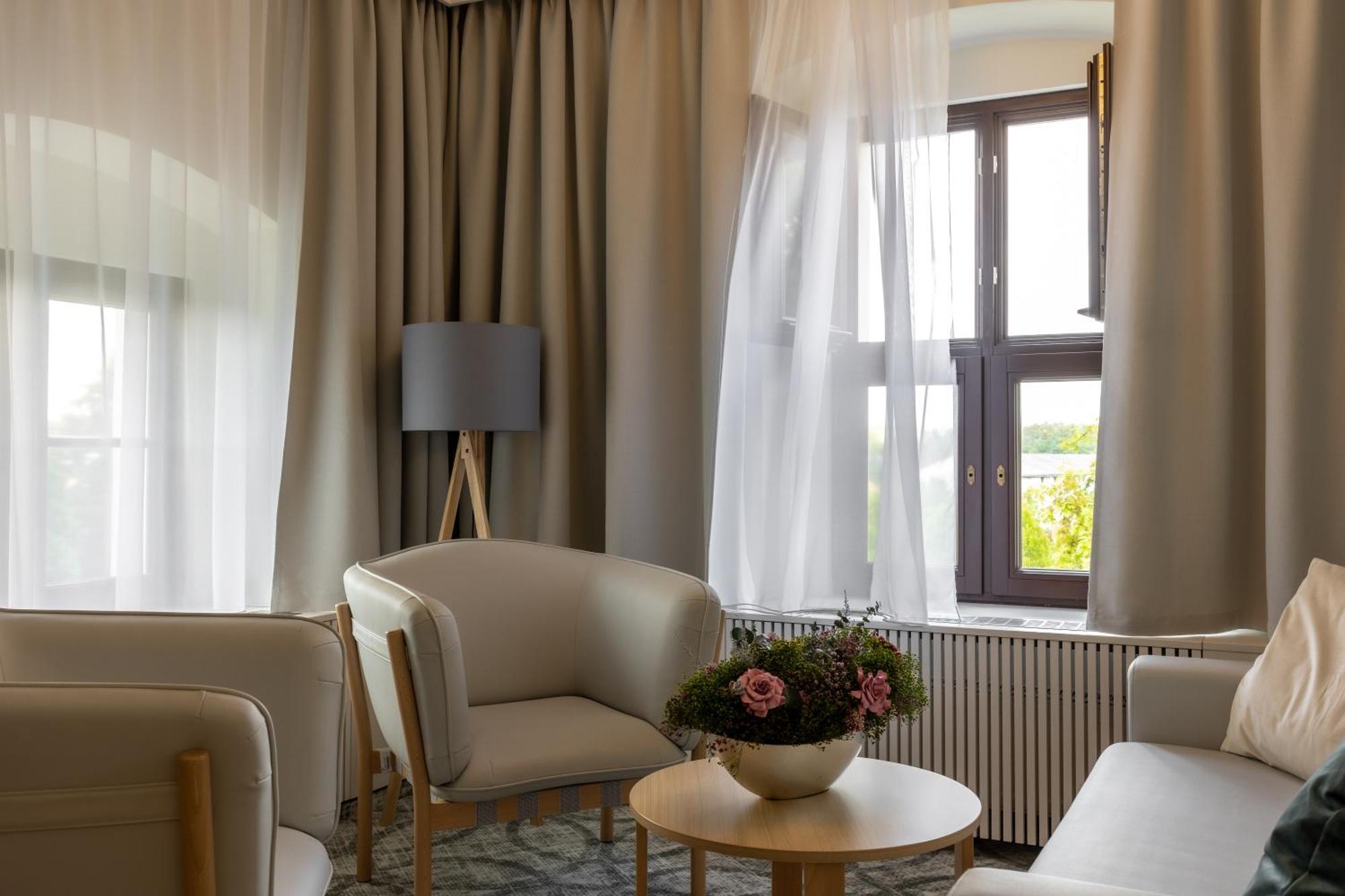 Zámek Třešť Hotel Exterior foto